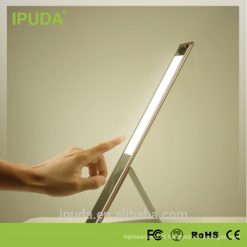 Lâmpada LED de mesa de toque IPUDA 6w interruptor de toque de lâmpada de mesa LED e corpo de alumínio com dimmer de toque